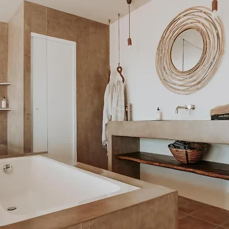 Boutique With Heated Pool Villa