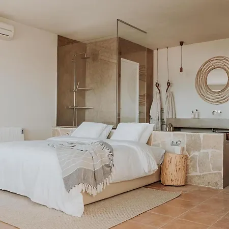 Boutique With Heated Pool *