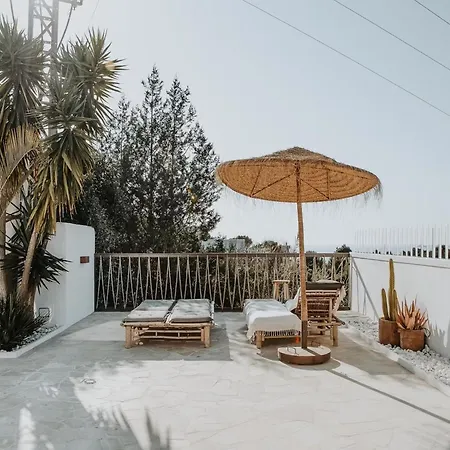 Boutique With Heated Pool فيلة كالا فاديلا