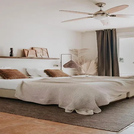 فيلة Boutique With Heated Pool كالا فاديلا